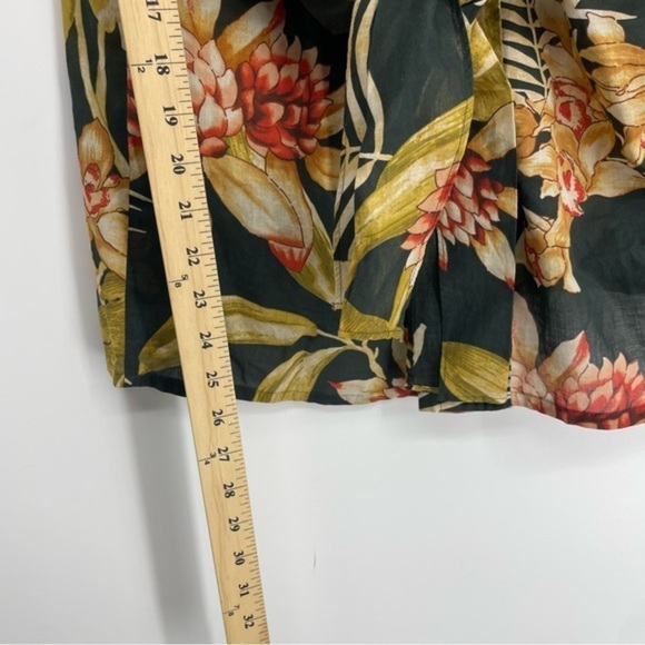 DIEGA Floral print Patterned Top tie button front short sleeve - Picture 7 of 7